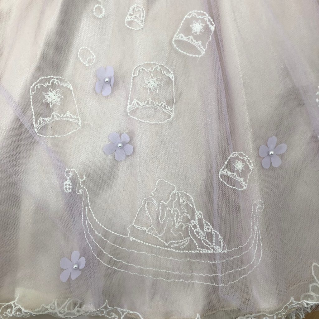 Embroidery Rapunzel and Flynn in the boat watching the lanterns