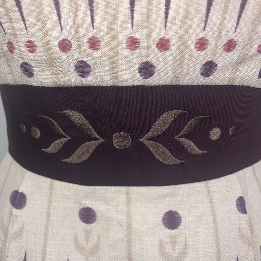 Embroidery on the waistband