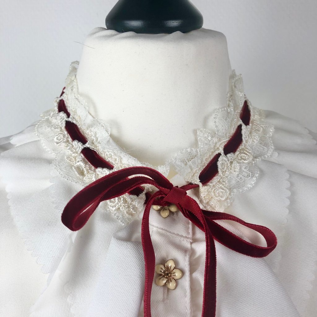 Detail Blouse Secret Honey Mary Poppins Set velvet ribbon around the collar