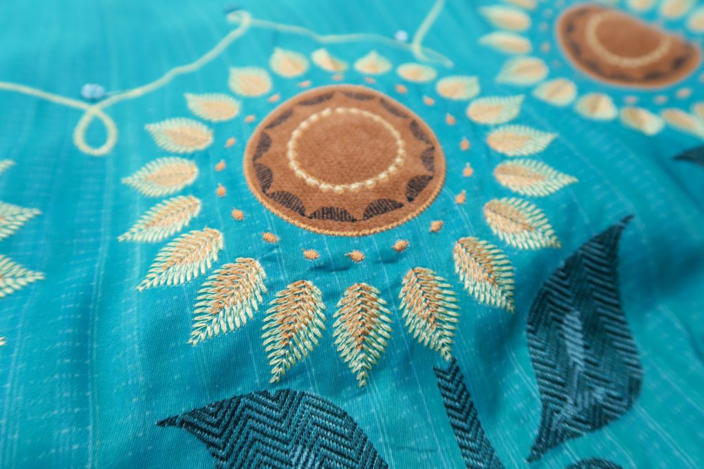 Detail Sunflower embroidery on the skirt